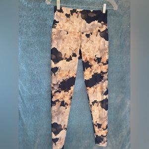 New Onzie floral high waist leggings